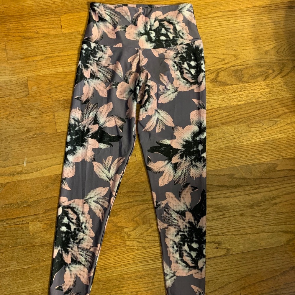 Women’s Floral Athletic Leggings!
